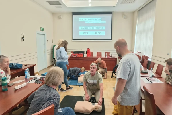 Foto-relacja ze szkolenia "Udzielanie pierwszej pomocy z uwzględnieniem osób ze szczególnymi potrzebami, w tym z niepełnosprawnościami"